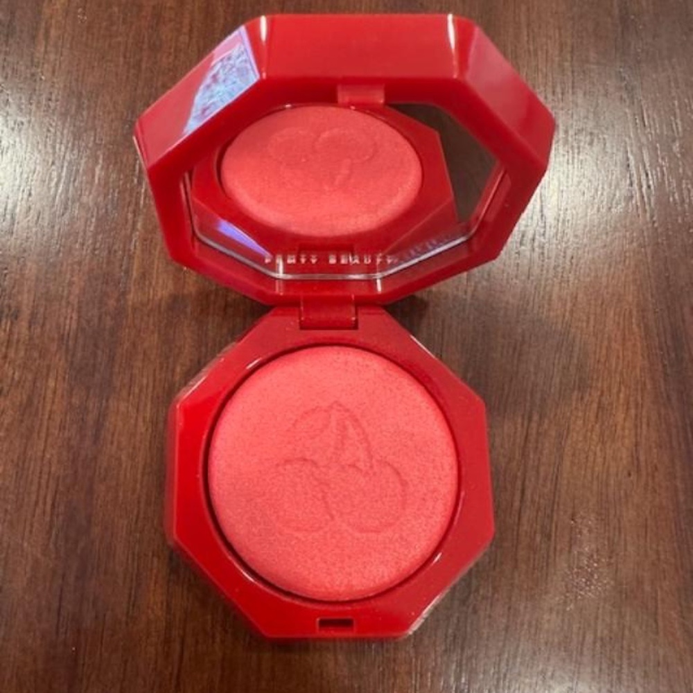 Fenty Beauty Hot Cheeks Cherry Pie'd Blush LE